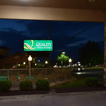 Quality Inn & Suites At Dollywood Lane-2
